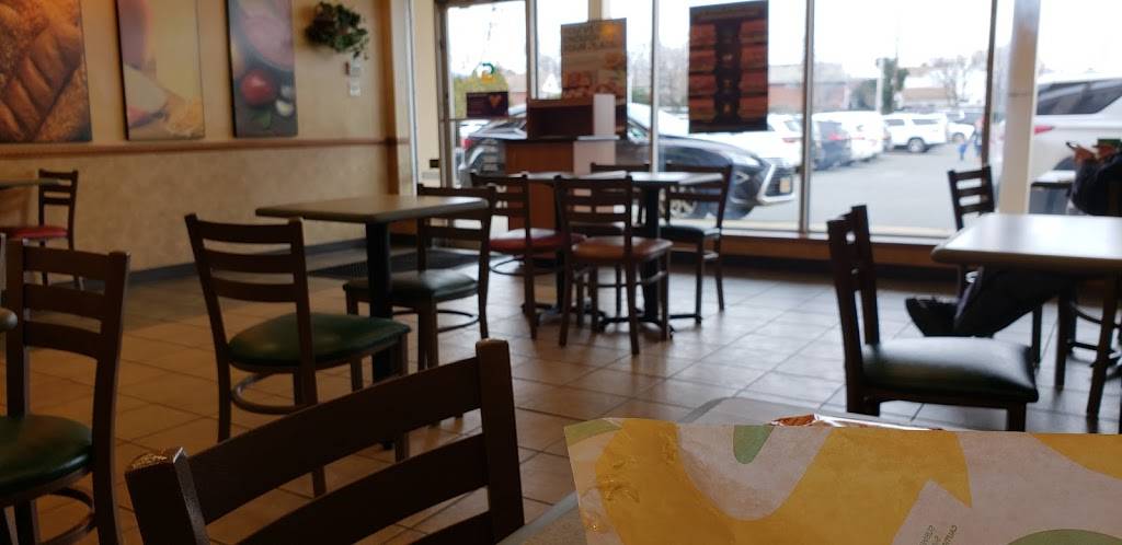Subway Restaurants | restaurant | 1282 Hicksville Rd, Seaford, NY 11783, USA | 5168829300 OR +1 516-882-9300