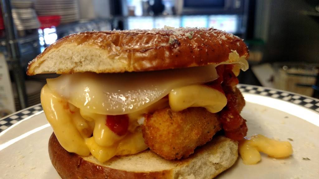 Speedtrap Diner | restaurant | 310 E Main St, Woodville, OH 43469, USA | 4198493665 OR +1 419-849-3665