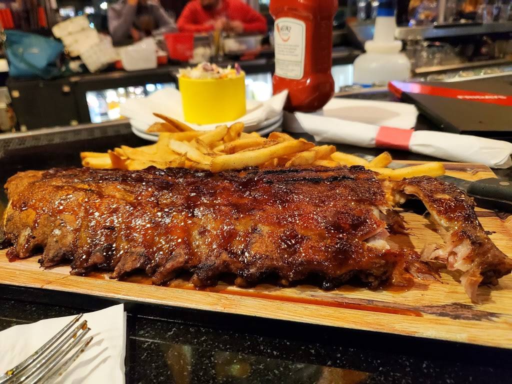 TGI Fridays | restaurant | 17430 W Bluemound Rd, Brookfield, WI 53045, USA | 2626419215 OR +1 262-641-9215