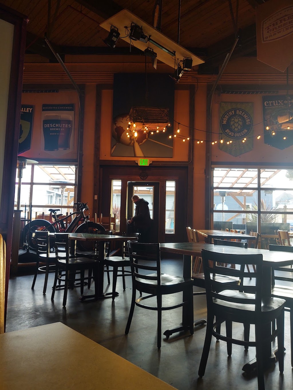 The Taphouse at Nye Creek | restaurant | 515 NW Coast St, Newport, OR 97365, USA | 5412725545 OR +1 541-272-5545