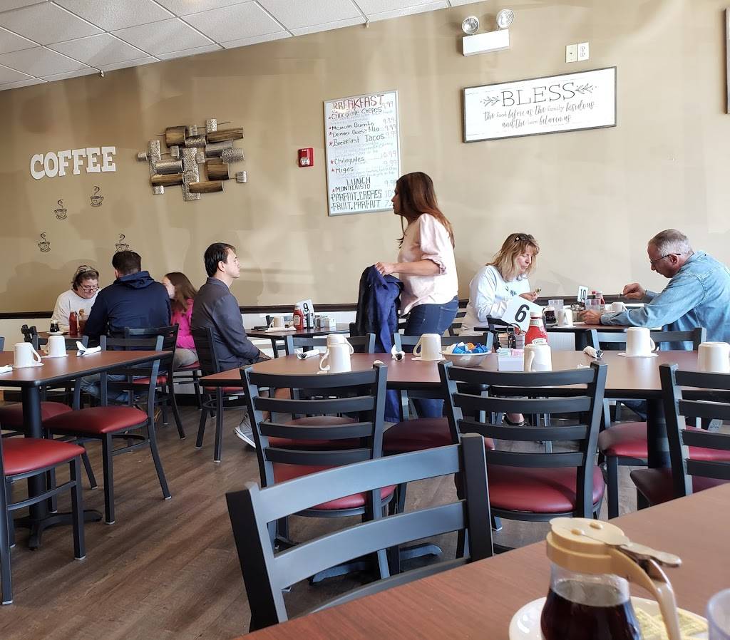 Cinnamon Pancake House | restaurant | 5019 Ace Ln #131, Naperville, IL 60564, USA | 6309466414 OR +1 630-946-6414