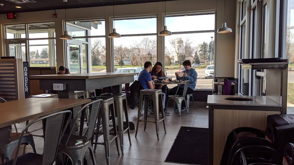 Taco Bell | meal takeaway | 7049 10th St N, Oakdale, MN 55128, USA | 7632735504 OR +1 763-273-5504