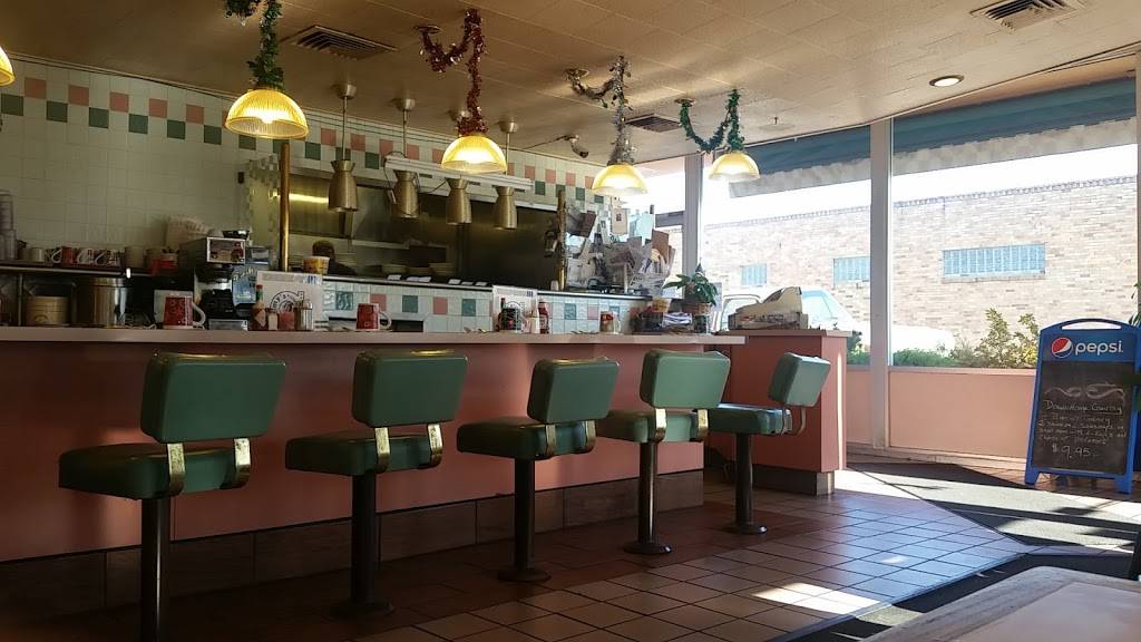 Sammys Restaurant | restaurant | 2021 Del Paso Blvd, Sacramento, CA 95815, USA | 9169256747 OR +1 916-925-6747