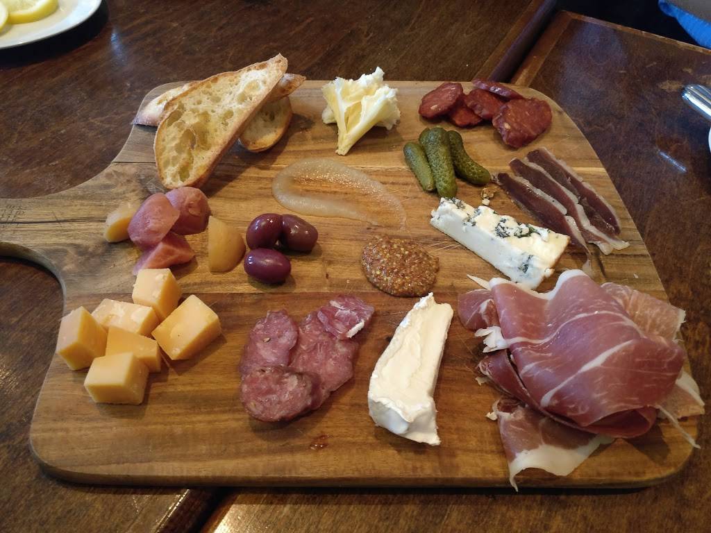 Harvest Restaurant | restaurant | 1 Way St, Whitby, ON L1M 1B3, Canada | 9056557687 OR +1 905-655-7687