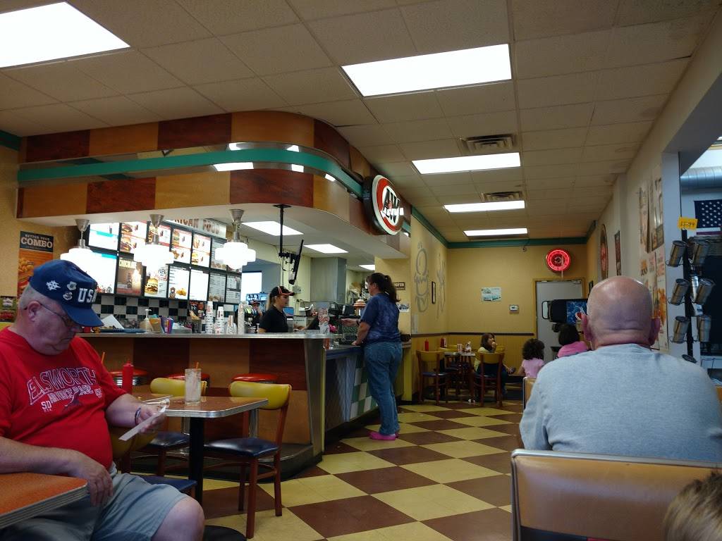 A&W Restaurant | restaurant | 518 W 6th St, St Charles, MN 55972, USA | 5079324267 OR +1 507-932-4267