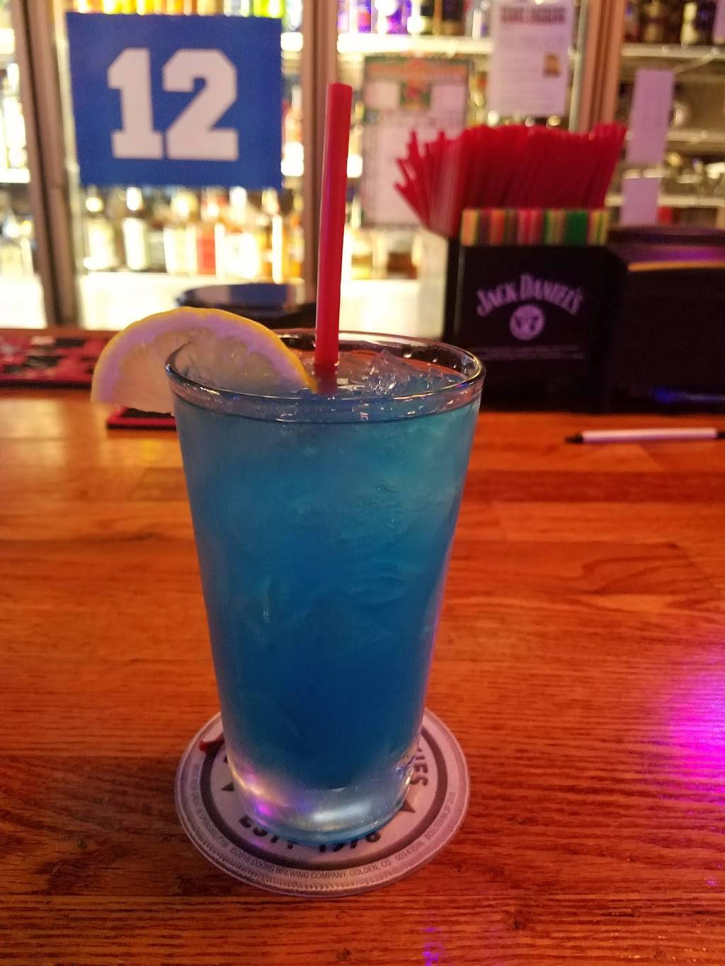 The Bull Pen Sports Bar and Grill | restaurant | 701 Metcalf St, Sedro-Woolley, WA 98284, USA | 3605884508 OR +1 360-588-4508