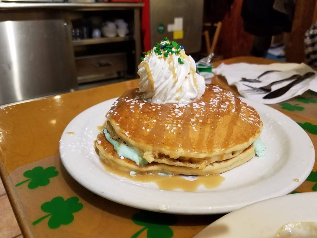 Macadoos Family Restaurant | restaurant | 2108 Lincolnway E, Mishawaka, IN 46544, USA | 5742597669 OR +1 574-259-7669