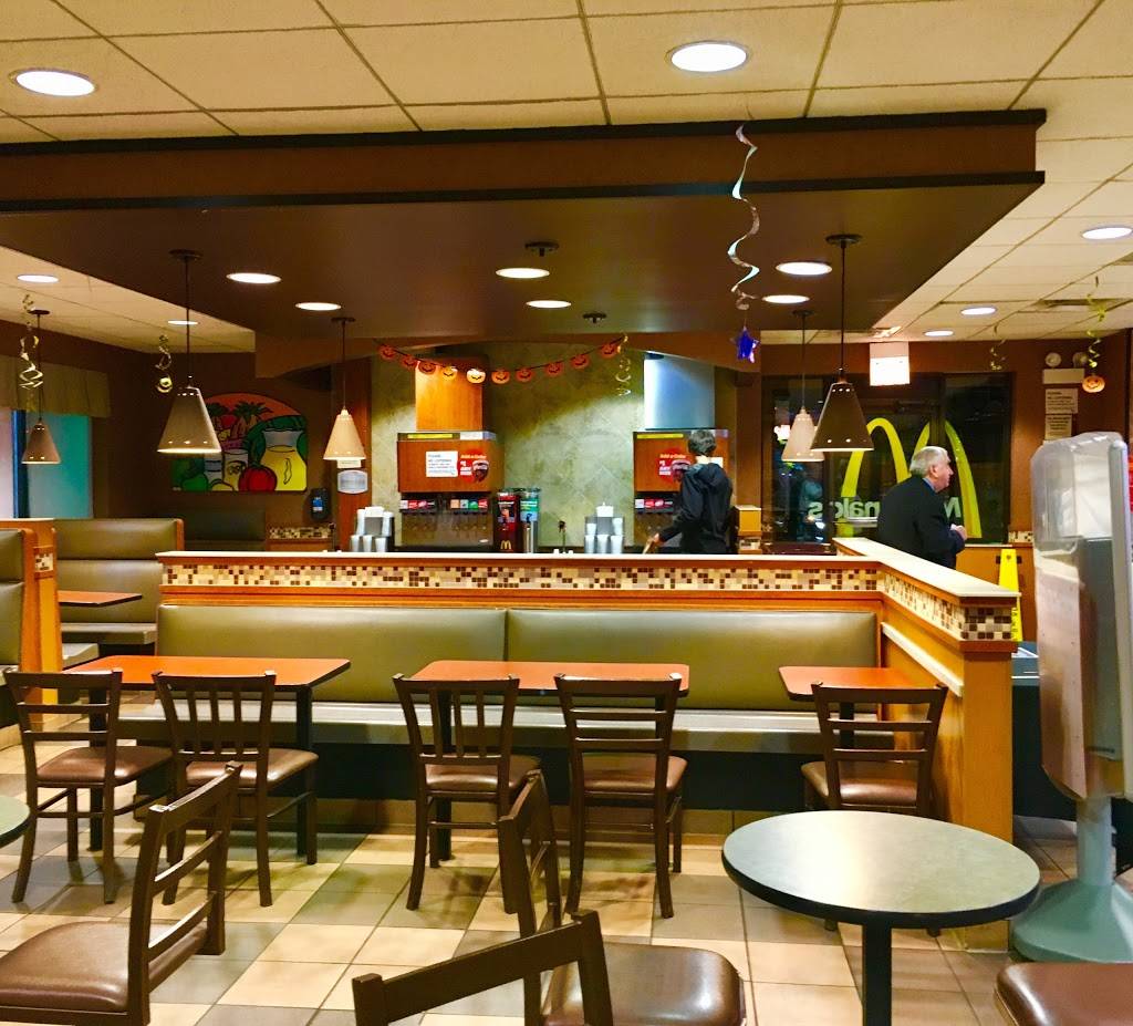 McDonalds | cafe | 1919 Dempster Street, Evanston, IL 60202, USA | 8478645528 OR +1 847-864-5528