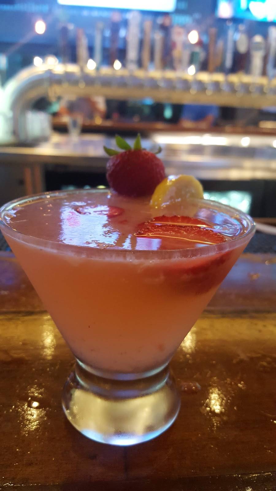 Hickory Tavern | restaurant | 44 Shelter Cove Ln, Hilton Head Island, SC 29928, USA | 8438020010 OR +1 843-802-0010