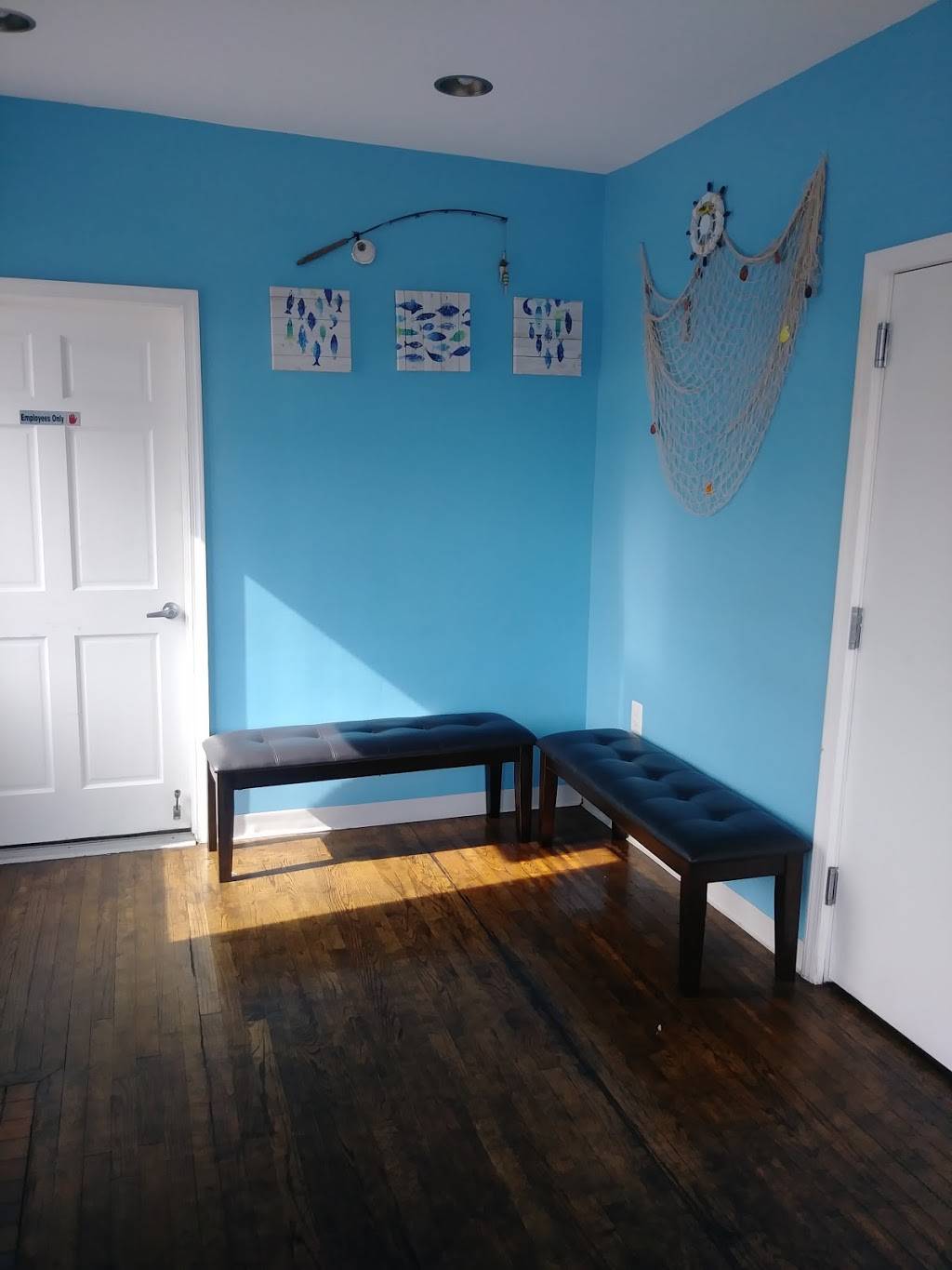 Ron’s Fish House | restaurant | 6112 Marlboro Pike, District Heights, MD 20747, USA | 3015163474 OR +1 301-516-3474