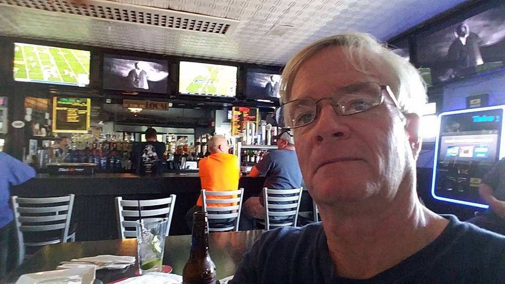 Southside Tavern | restaurant | 73 Liberty St, Quincy, MA 02169, USA | 6173280511 OR +1 617-328-0511