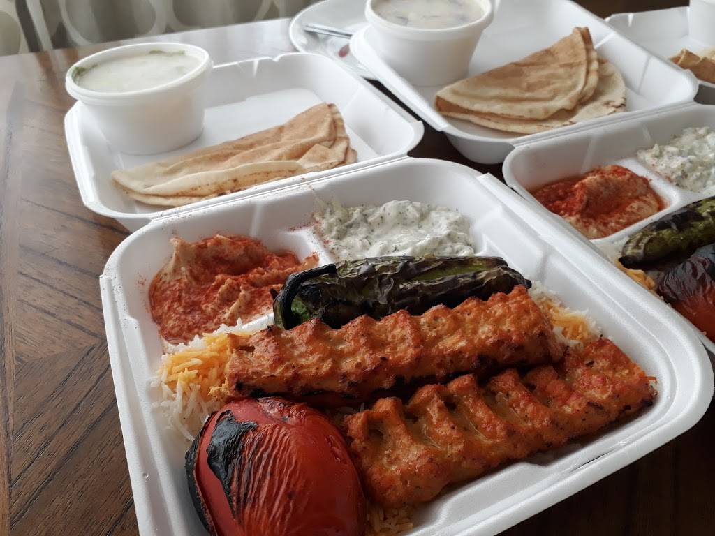 Mama’s Grill | restaurant | 7518 Foothill Blvd, Tujunga, CA 91042, USA | 8183526677 OR +1 818-352-6677