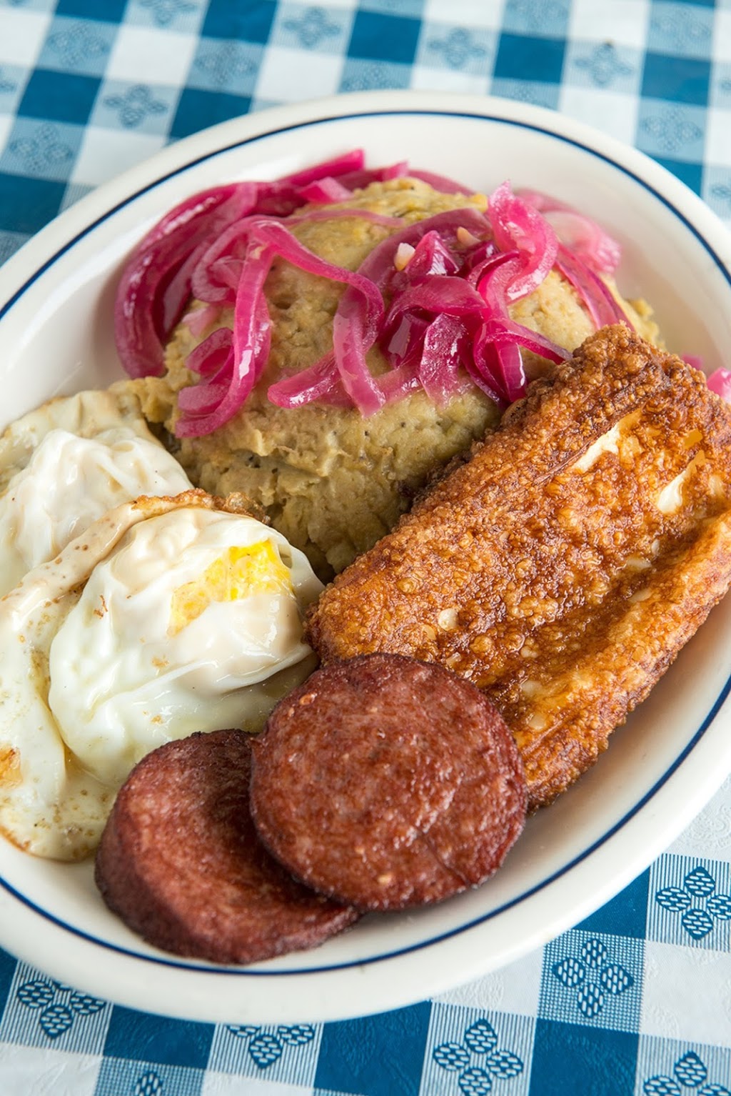 mi parada restaurant | restaurant | 911 S Main St, Waterbury, CT 06706, USA | 2035275828 OR +1 203-527-5828