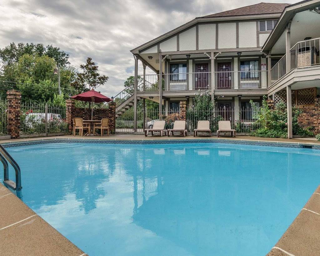 Econo Lodge University | restaurant | 2525 W 6th St, Lawrence, KS 66049, USA | 7858418410 OR +1 785-841-8410