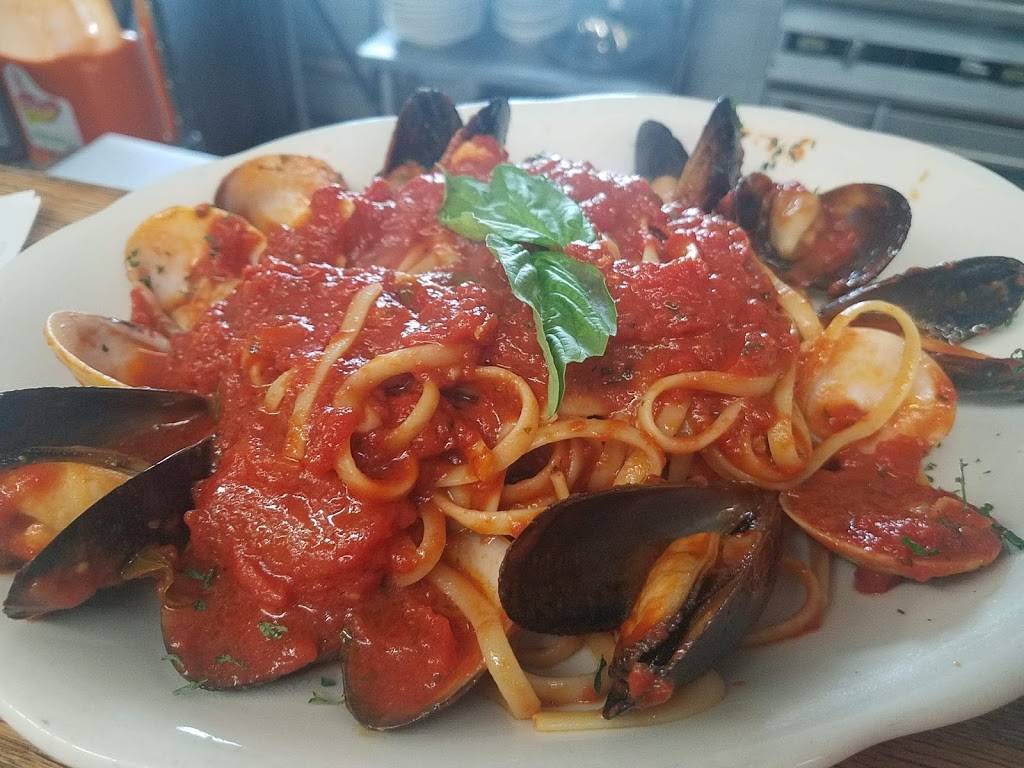 Sals Pizza | restaurant | 213 E Lake Ave, Auburndale, FL 33823, USA | 8632295342 OR +1 863-229-5342