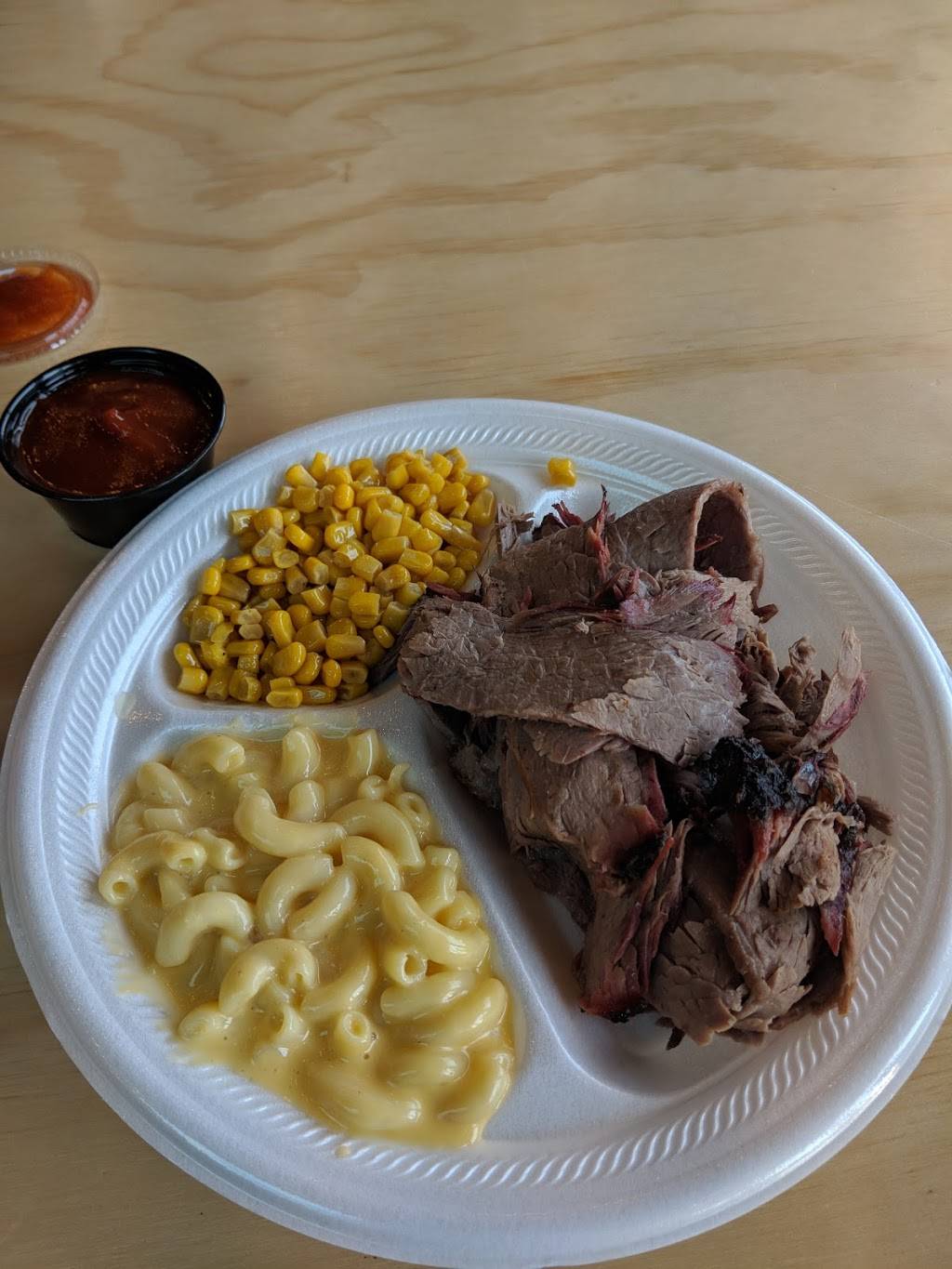 Lt Col Big Jims Bbq | restaurant | 16110 Everly Rd #2, Hagerstown, MD 21740, USA | 2405136260 OR +1 240-513-6260