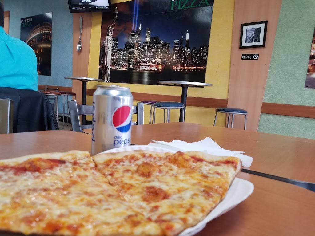 La Famiglia Pizza | restaurant | 1770 Central Ave, Colonie, NY 12205, USA | 5184521234 OR +1 518-452-1234