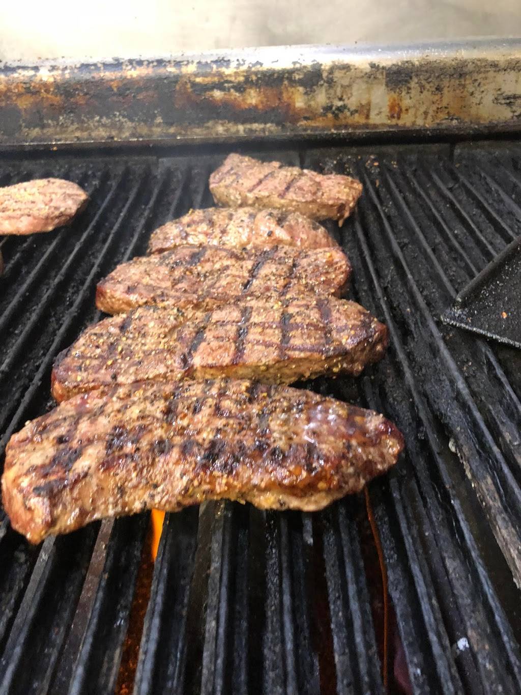 Teamz Restaurant & Bar | restaurant | 6611 Eastland Rd, Cleveland, OH 44130, USA | 4402437288 OR +1 440-243-7288