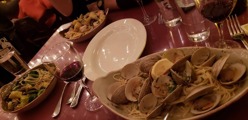 Leos Grandevous | restaurant | #A, 200 Grand St, Hoboken, NJ 07030, USA | 2016599467 OR +1 201-659-9467