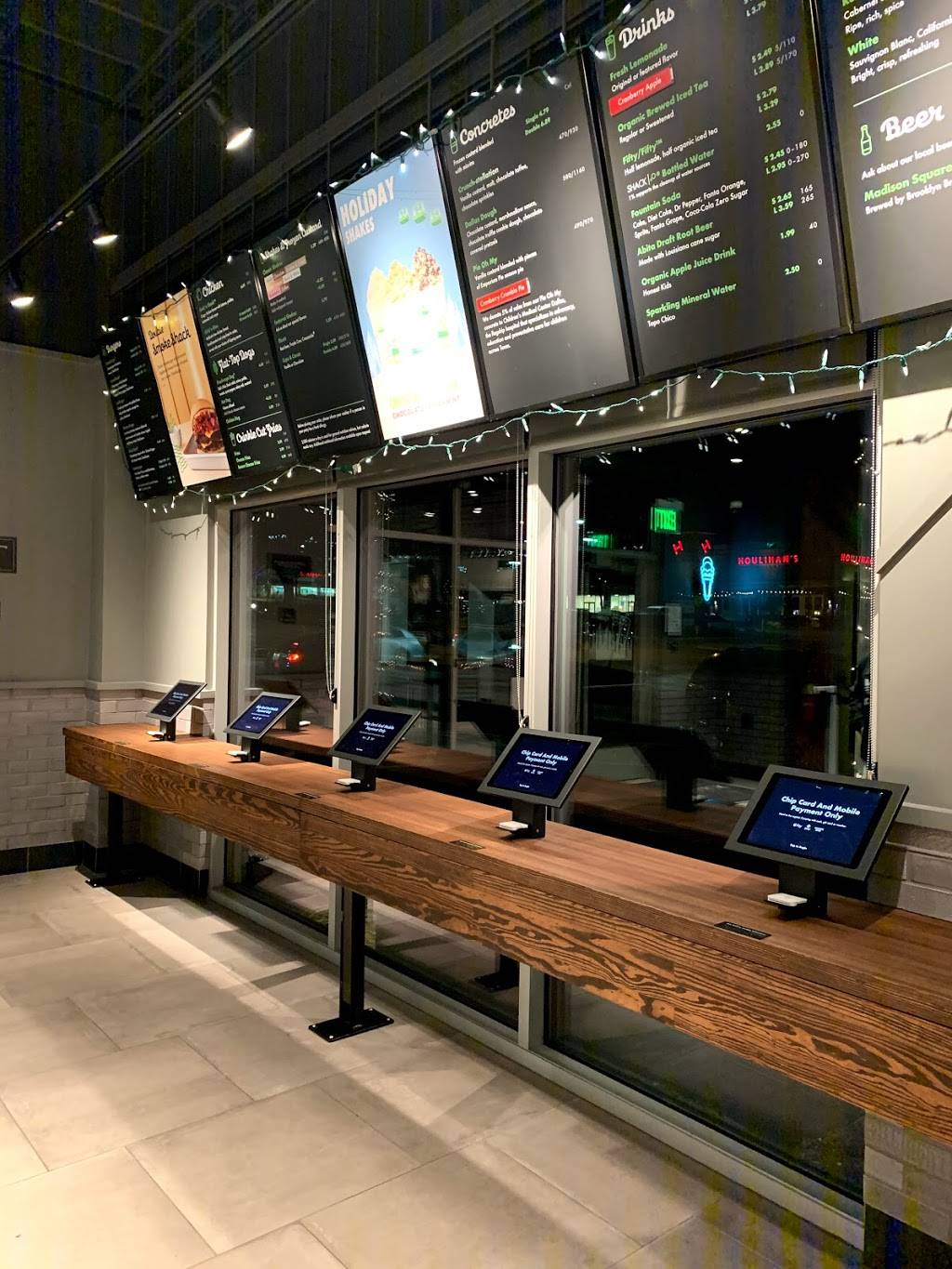 Shake Shack | restaurant | 5290 Belt Line Rd Suite 112A, Dallas, TX 75240, USA | 4695015430 OR +1 469-501-5430