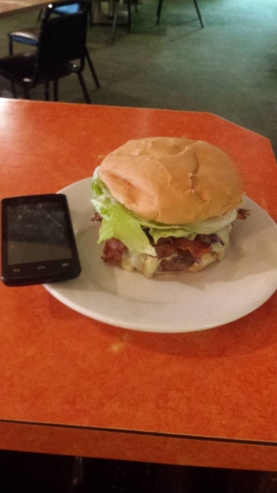 J Ks Lounge & Restaurant | restaurant | 128 E Main St, Weyauwega, WI 54983, USA | 9208673360 OR +1 920-867-3360