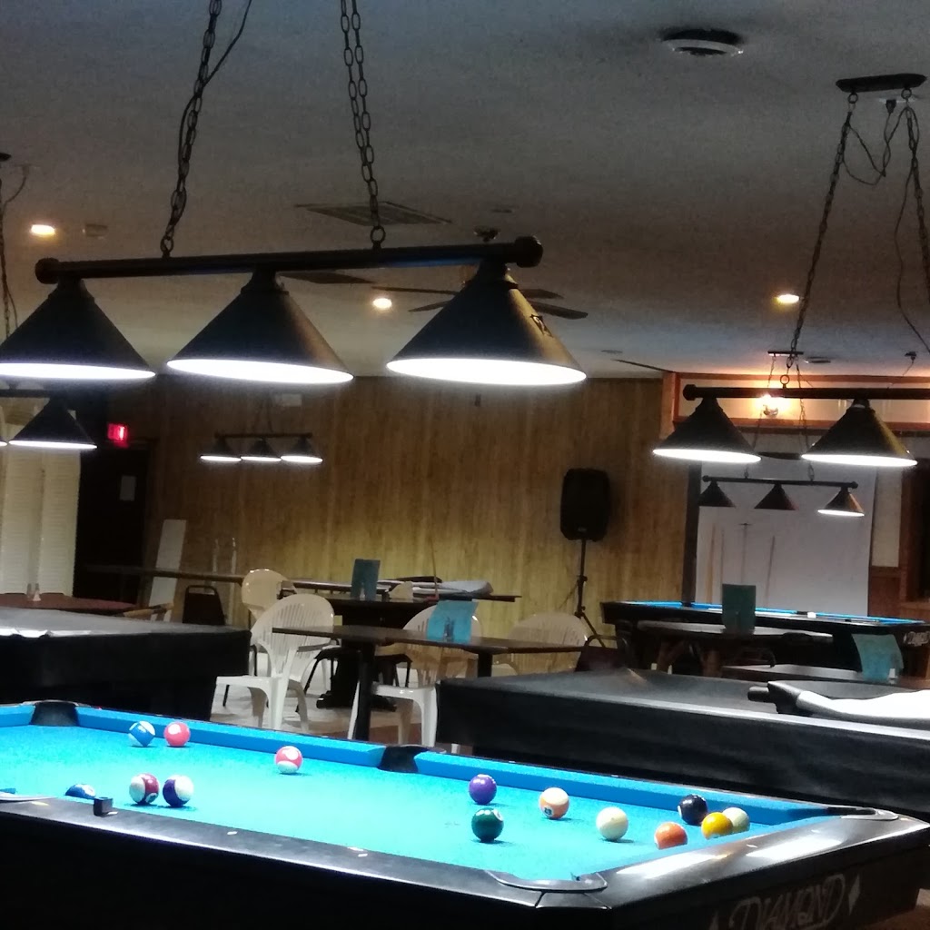 Fallen Timbers | restaurant | 13901 US-31, Beulah, MI 49617, USA | 2312271124 OR +1 231-227-1124