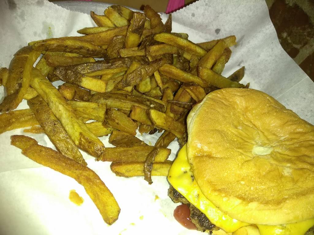 Qs Restaurant | restaurant | 1599 White Way, Atlanta, GA 30344, USA | 4047679894 OR +1 404-767-9894