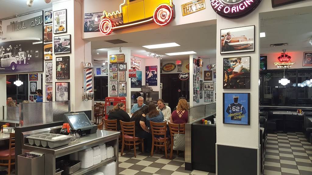 The Original Mels Diner | restaurant | 171 Nut Tree Pkwy, Vacaville, CA 95687, USA | 7074514811 OR +1 707-451-4811