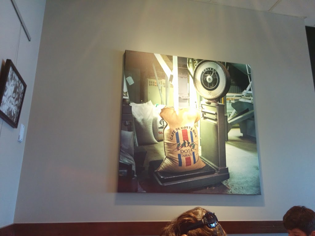 Starbucks | cafe | 13448 Clayton Rd, Des Peres, MO 63131, USA | 3142758784 OR +1 314-275-8784