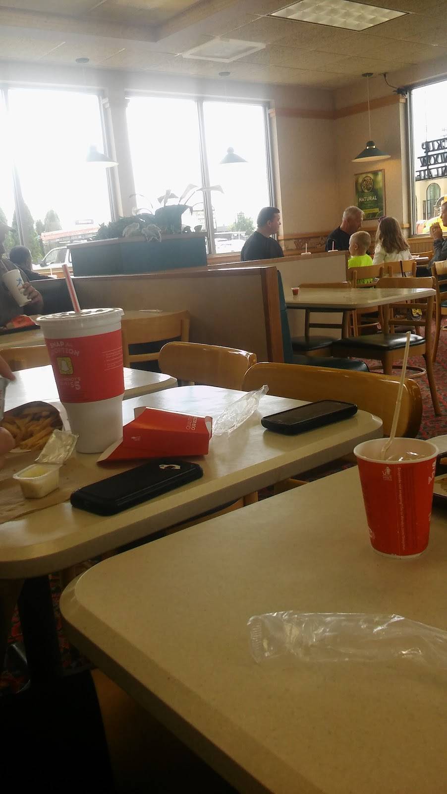 Wendys | restaurant | 2333 28th St SE, Grand Rapids, MI 49508, USA | 6162431089 OR +1 616-243-1089