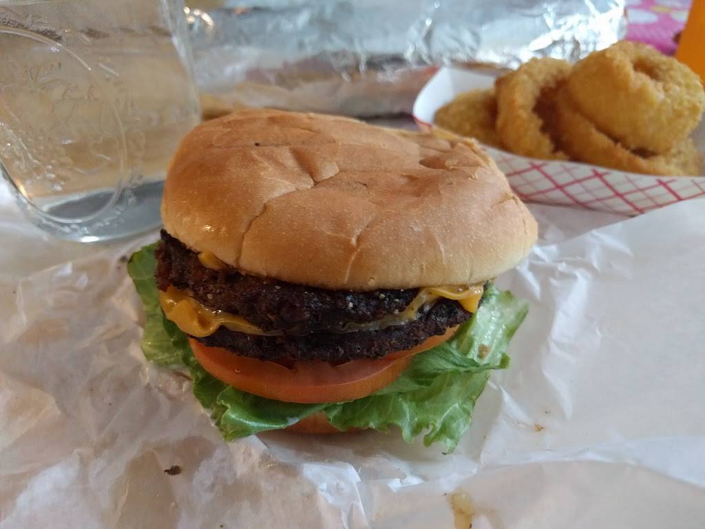 Weenie Beenie | restaurant | 2680 Shirlington Rd, Arlington, VA 22206, USA | 7036716661 OR +1 703-671-6661