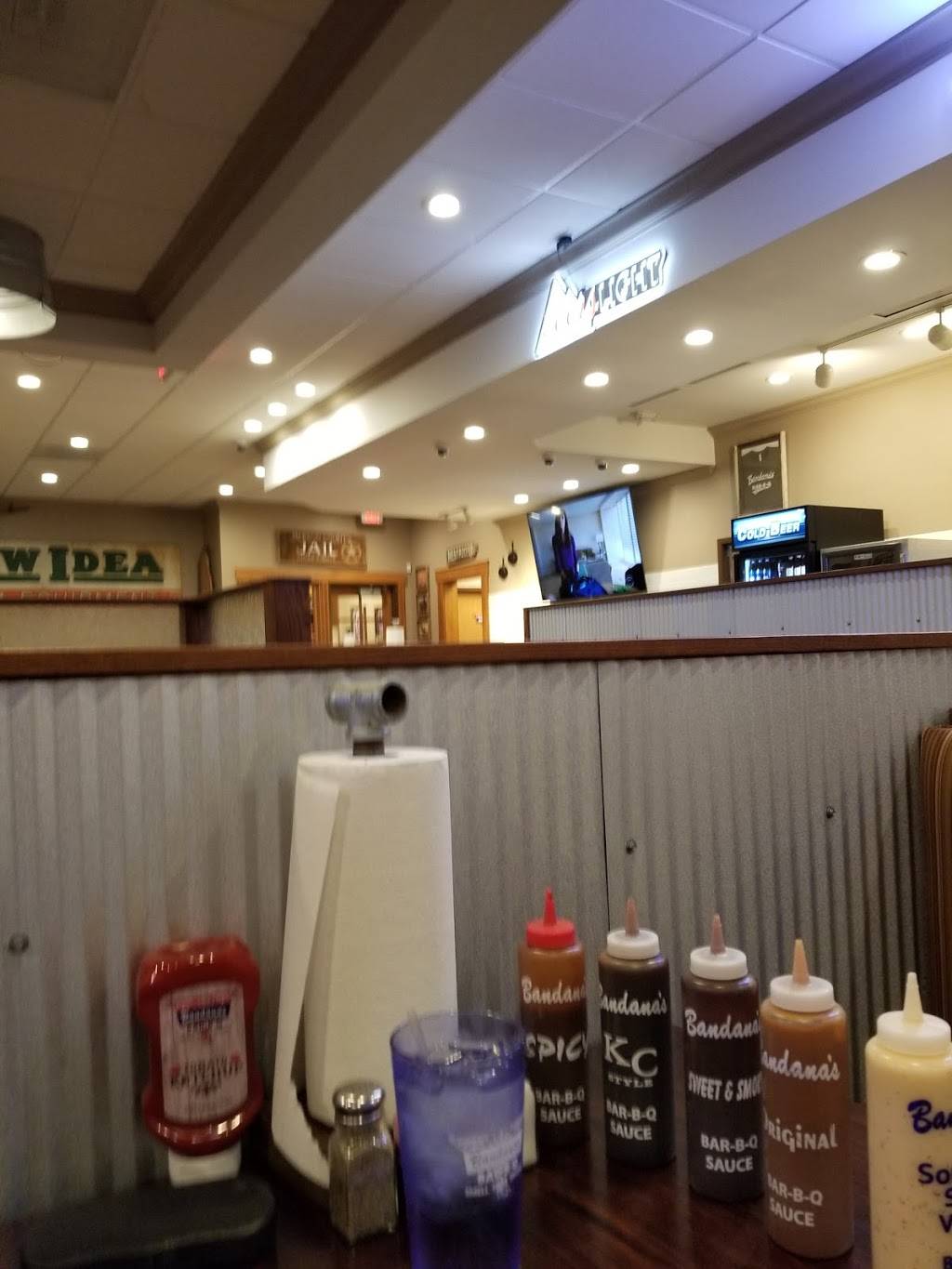 Bandanas Bar-B-Q | restaurant | 156 Vantage Dr, Cape Girardeau, MO 63701, USA | 5735193009 OR +1 573-519-3009