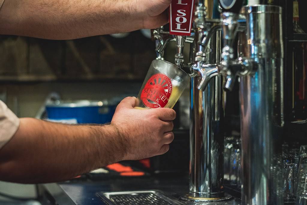 The Horseshoe Grill | restaurant | 7713 E Broadway Blvd, Tucson, AZ 85710, USA | 5208380404 OR +1 520-838-0404