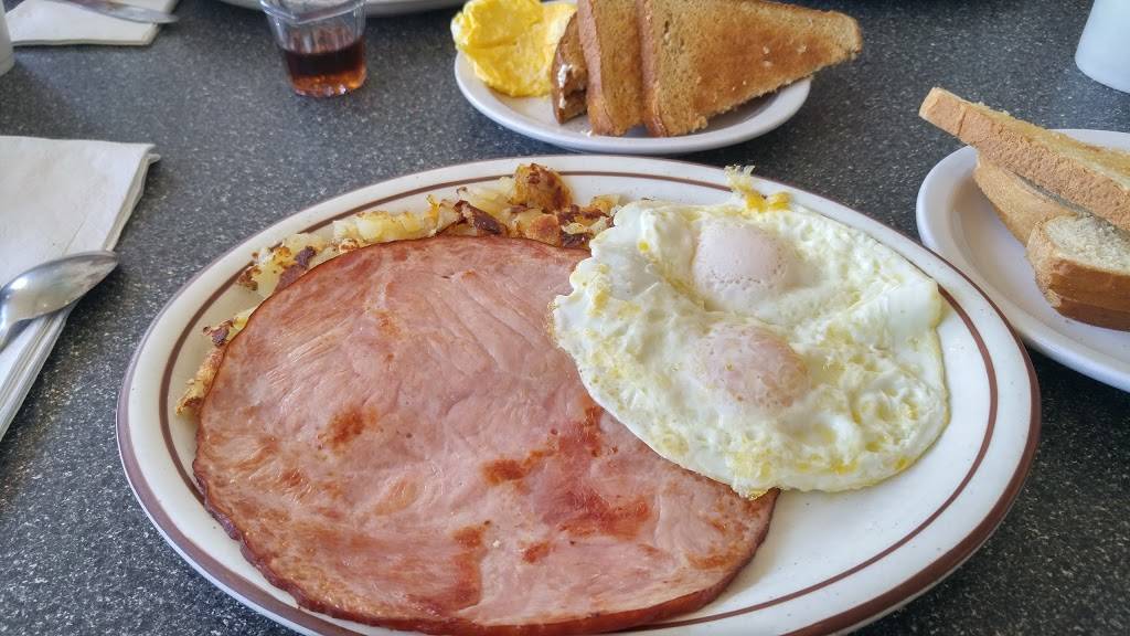 Chubbys Diner | restaurant | 427 Roseville Square, Roseville, CA 95678, USA | 9167735622 OR +1 916-773-5622