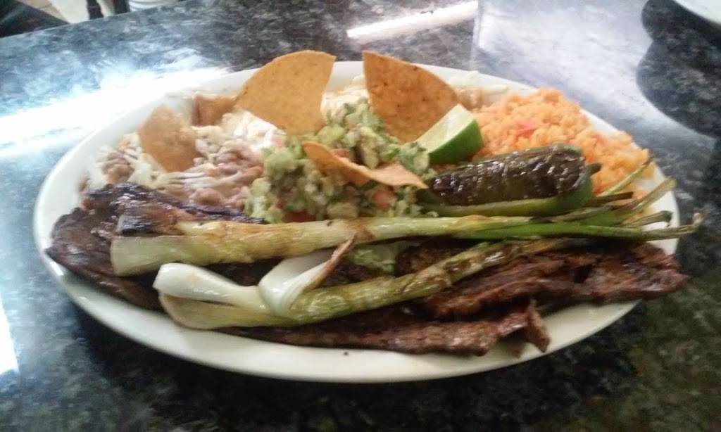 El Buen Valle | restaurant | 4114 W North Ave, Chicago, IL 60639, USA | 7732529880 OR +1 773-252-9880