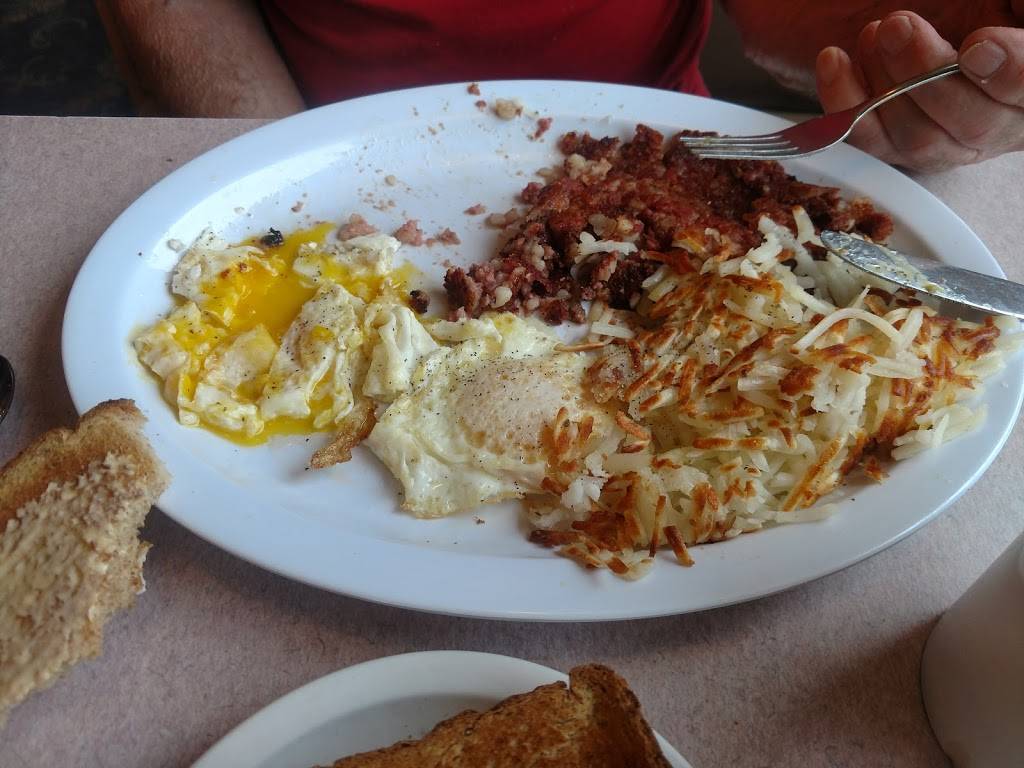 Skillets Bistro | restaurant | 2040 45th St, Highland, IN 46322, USA | 2192934017 OR +1 219-293-4017