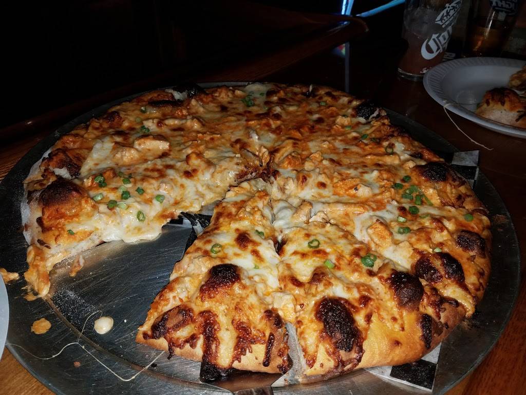 733 Bar & Grille | restaurant | 733 Chicopee St, Chicopee, MA 01013, USA | 4135352151 OR +1 413-535-2151