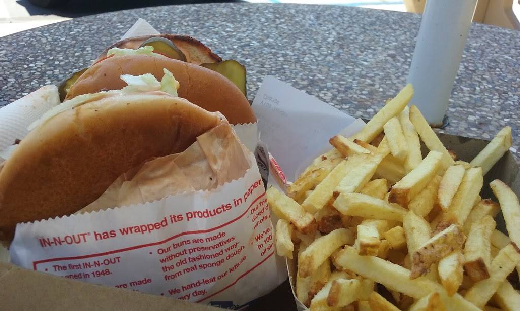In-N-Out Burger | restaurant | 6225 Foothill Blvd, Tujunga, CA 91042, USA | 8007861000 OR +1 800-786-1000