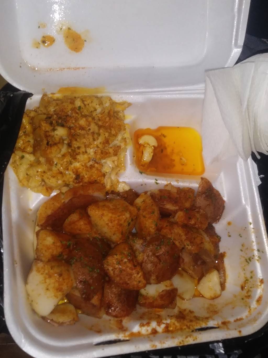 Uncles Seafood | restaurant | 1915 W Hunting Park Ave, Philadelphia, PA 19140, USA | 2152296299 OR +1 215-229-6299