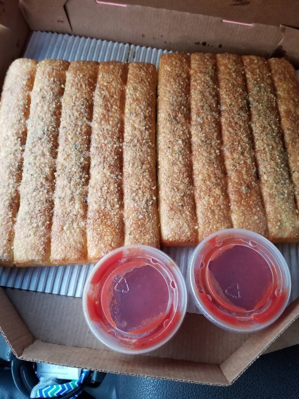 Pizza Hut | meal delivery | 10607 W Maple St #6, Wichita, KS 67209, USA | 3167225000 OR +1 316-722-5000