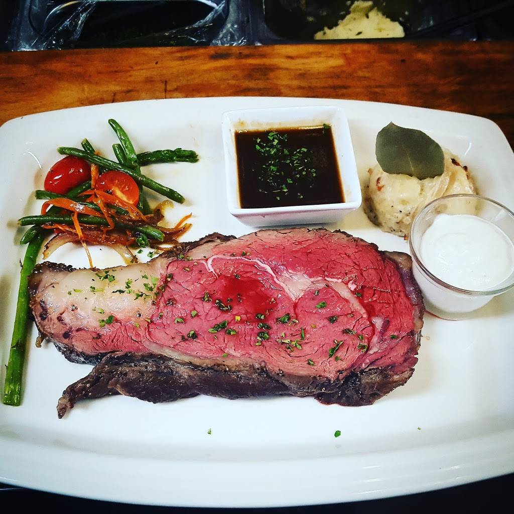 Toms Place | restaurant | 17107 US-51, De Soto, IL 62924, USA | 6188673033 OR +1 618-867-3033