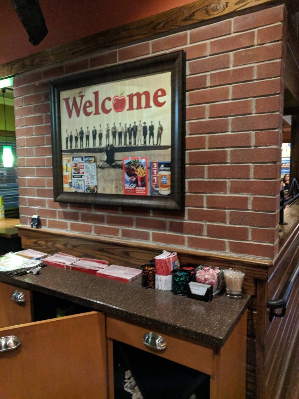 Applebees Grill + Bar | restaurant | 10728 W 21st St, Wichita, KS 67205, USA | 3167292777 OR +1 316-729-2777