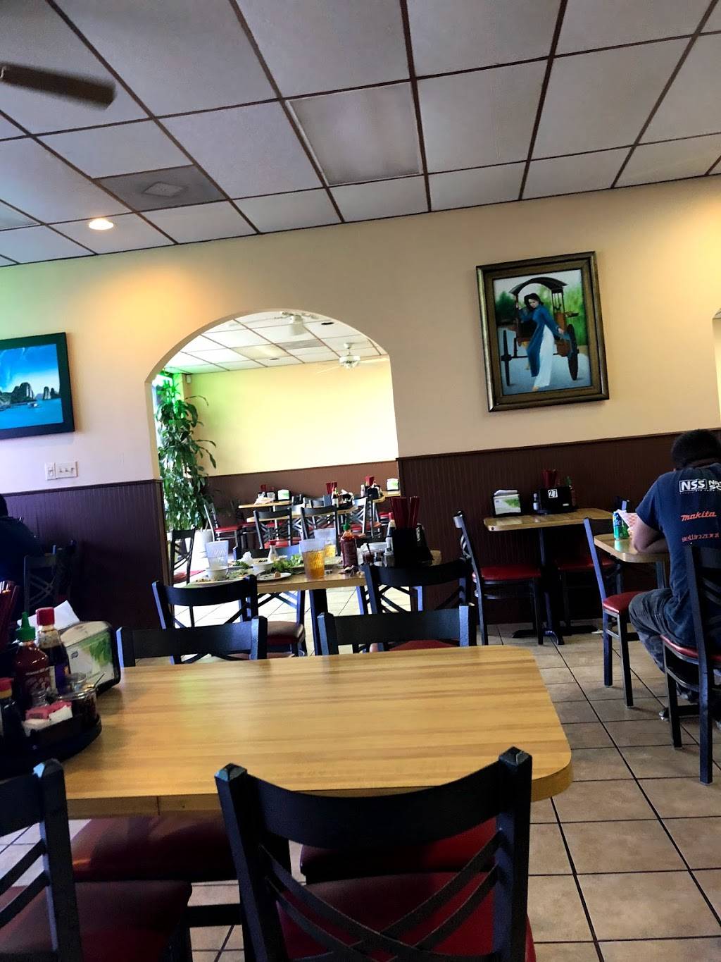 Pho Le | restaurant | 5015 Antoine Dr, Houston, TX 77092, USA | 7139564970 OR +1 713-956-4970
