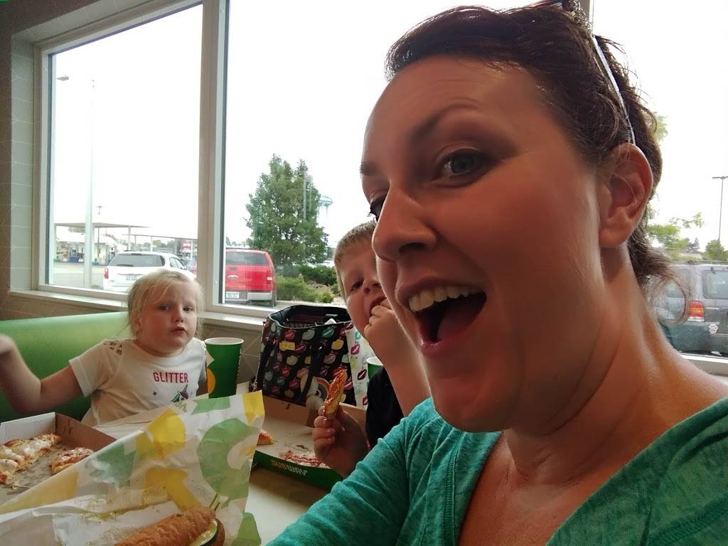 Subway | restaurant | 2311 Ludington St, Escanaba, MI 49829, USA | 9067893037 OR +1 906-789-3037