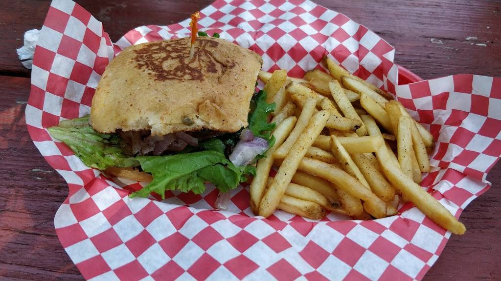 Love Creek Orchards/The Apple Store | bakery | 14024 TX-16 N, Medina, TX 78055, USA | 8302000302 OR +1 830-200-0302