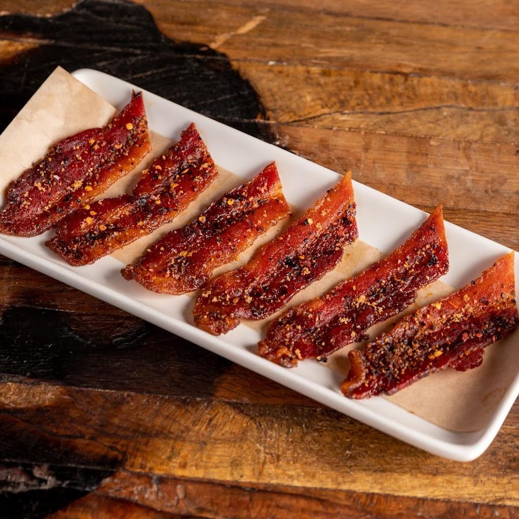 Twin Peaks | restaurant | 1611 Polaris Pkwy, Columbus, OH 43240, USA | 6149875001 OR +1 614-987-5001