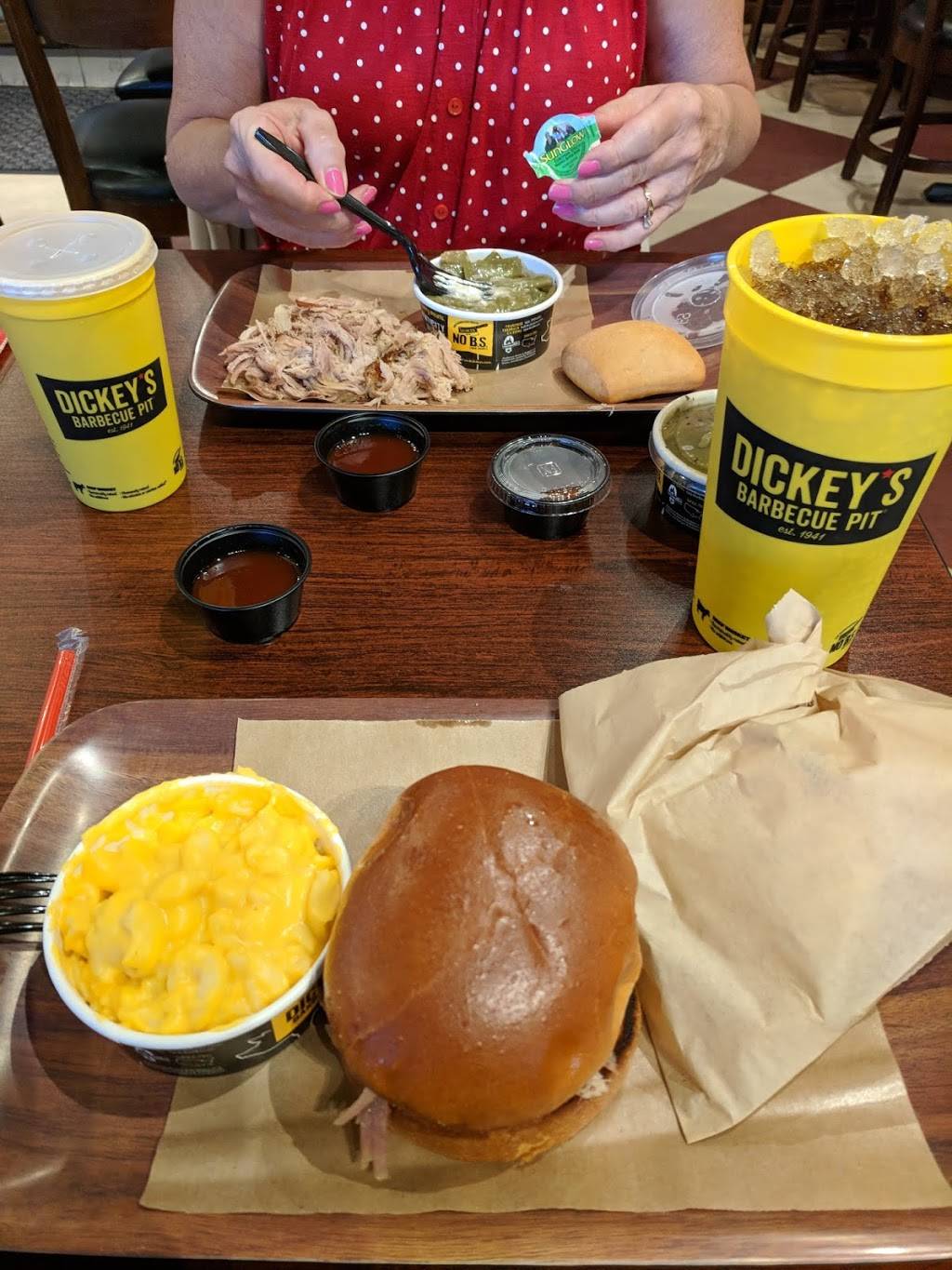 Dickeys Barbecue Pit | restaurant | 21853 Ventura Blvd, Woodland Hills, CA 91364, USA | 8183139700 OR +1 818-313-9700