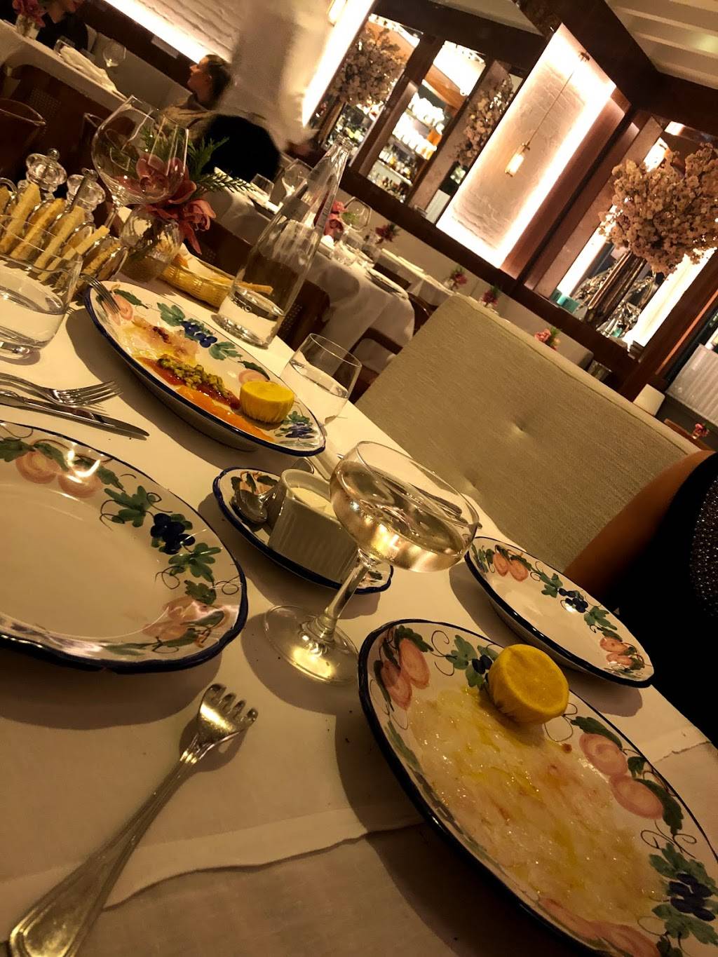 Bellini | restaurant | 33 Peck Slip, New York, NY 10038, USA | 9175725171 OR +1 917-572-5171