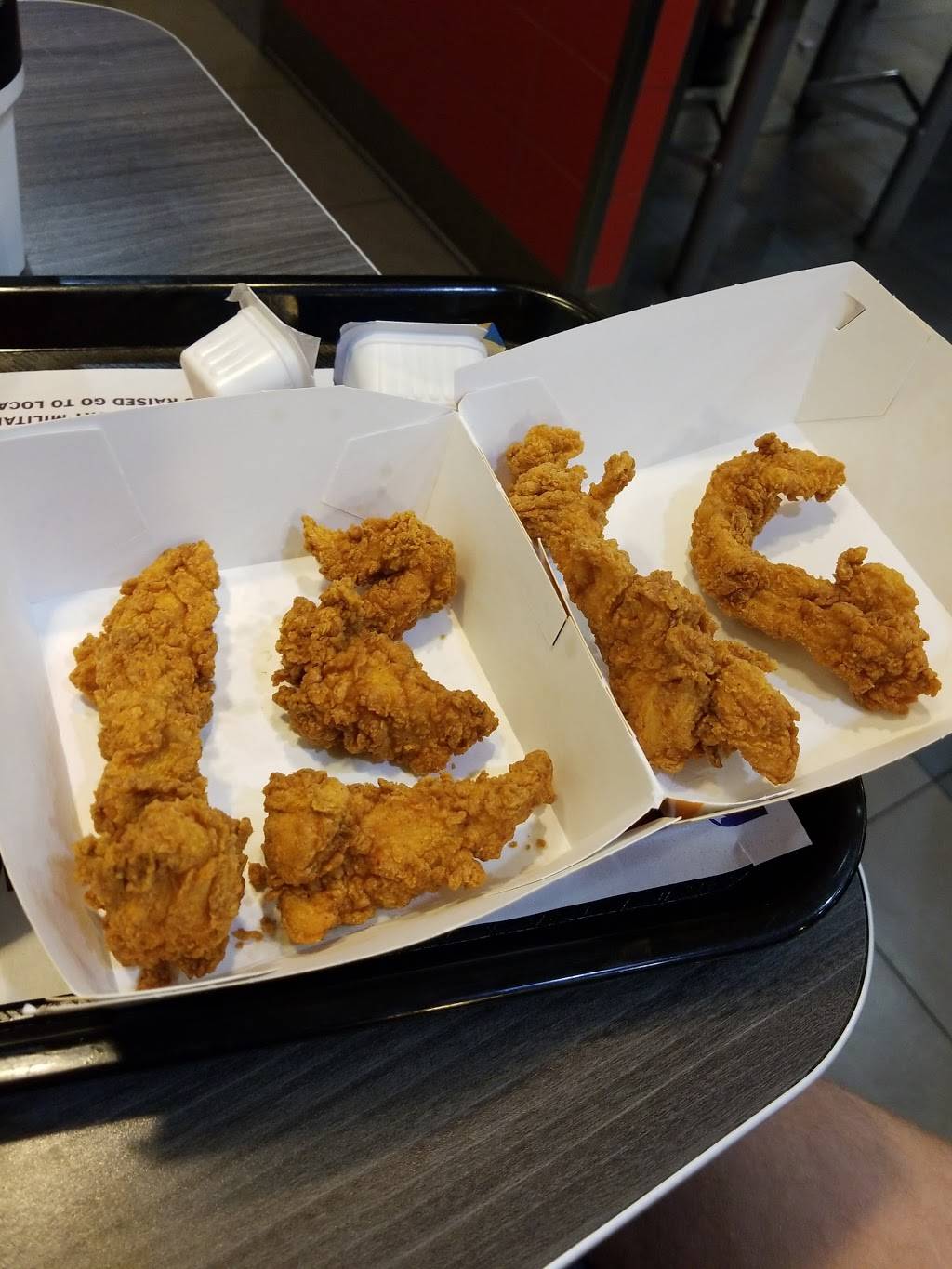 Carls Jr. | restaurant | 6706 N 95th Ave, Glendale, AZ 85305, USA | 6238772433 OR +1 623-877-2433