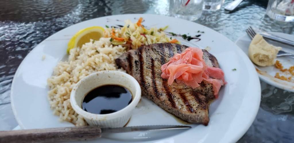 Outriggers | restaurant | 555 Broad St, Stratford, CT 06615, USA | 2033778815 OR +1 203-377-8815